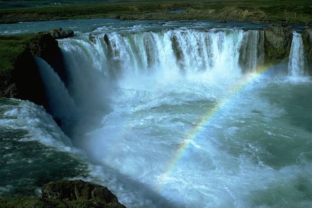 Go&eth;afoss mit Regenbogen